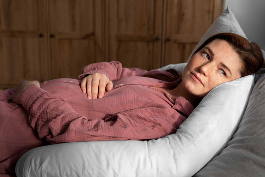 Dormir mal en la menopausia: por qué pasa y qué hacer