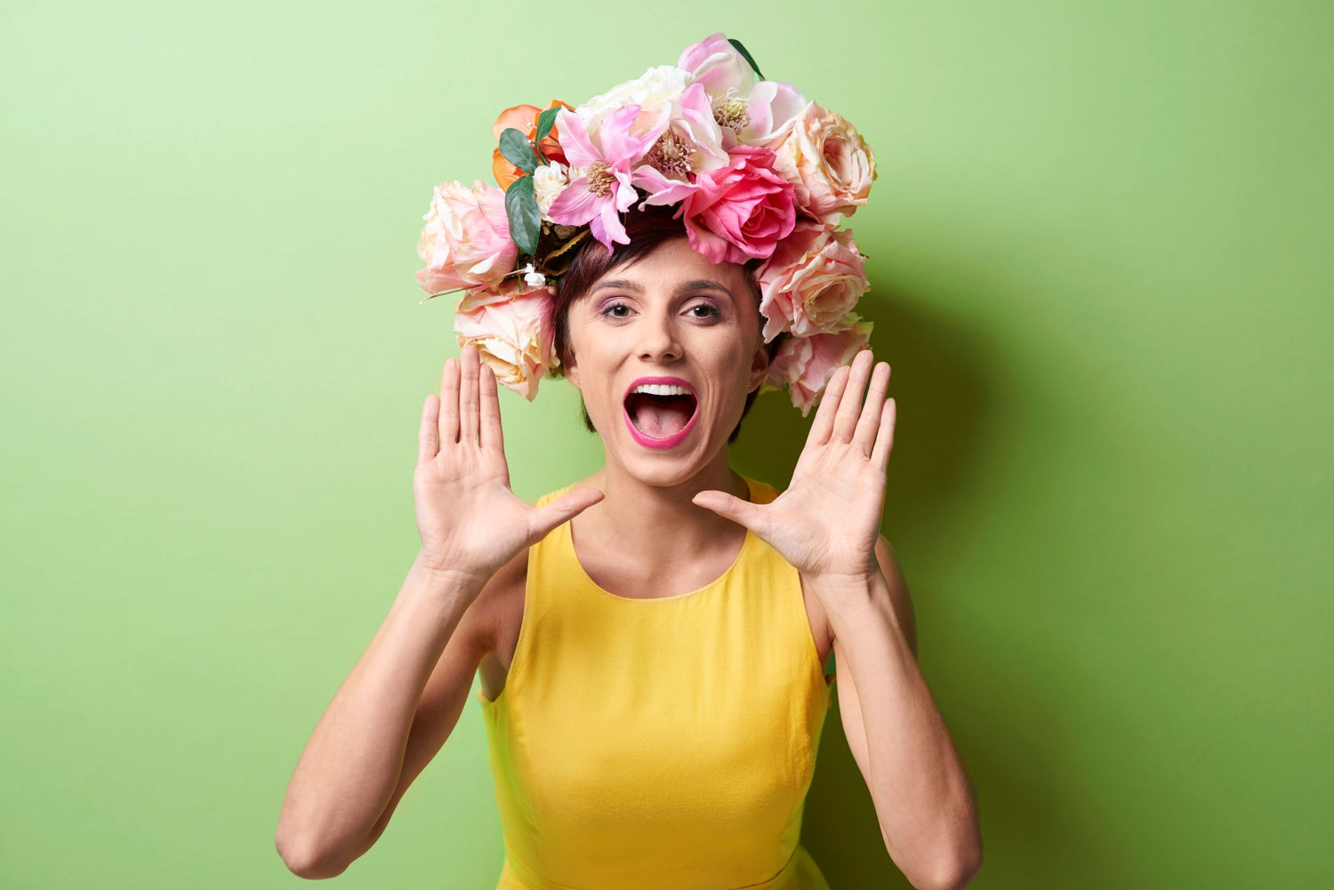 Mujer con irritabilidad y cambios de humor en la menopausia